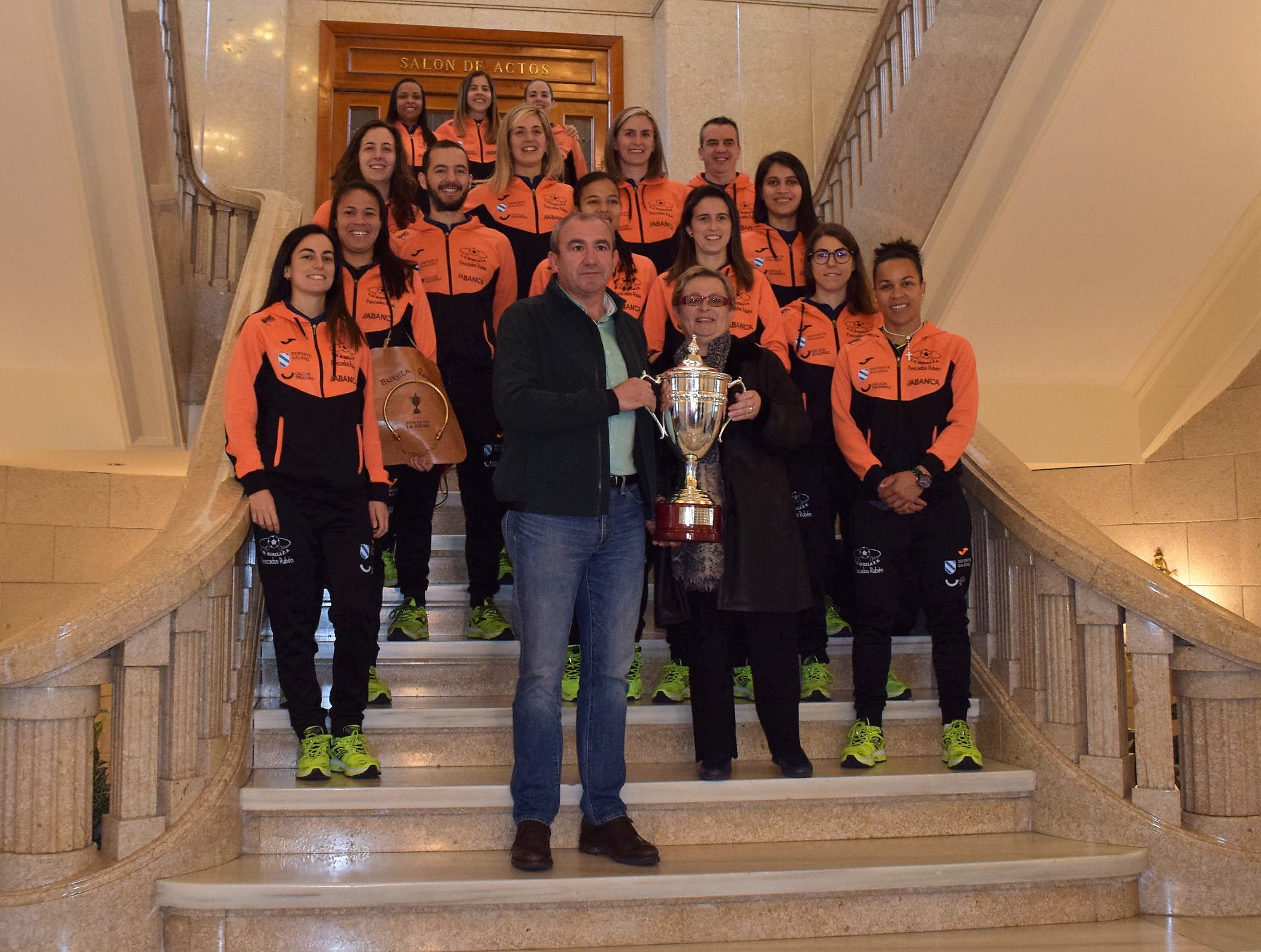 As xogadoras do Burela FSF, campioas da Copa da Raíña, foron homenaxeadas na Deputación