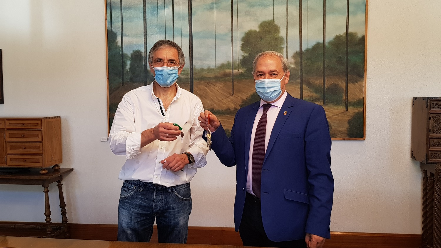 O Presidente da Deputación de Lugo, José Tomé Roca, e o Alcalde de Mondoñedo, Manuel Ángel Otero Lugilde, asinaron un convenio de colaboración para acondicionar o Miradoiro de Paredóns de Mondoñedo O Presidente da Deputación de Lugo, José Tomé Roca, e o Alcalde de Mondoñedo, Manuel Ángel Otero Lugilde, asinaron un convenio de colaboración para acondicionar o Miradoiro de Paredóns de Mondoñedo