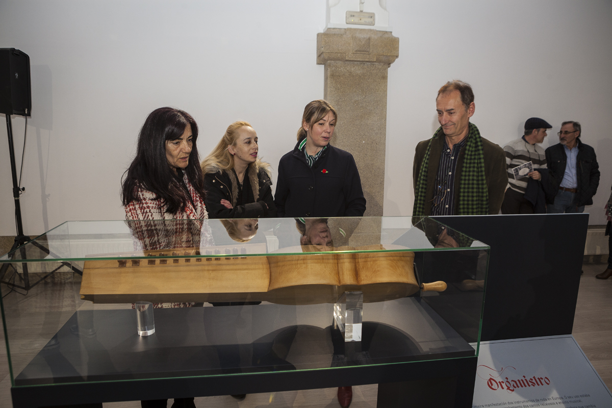 A mostra O Son do Tempo exhibe pezas únicas de instrumentos medievais na Capela de Santa María