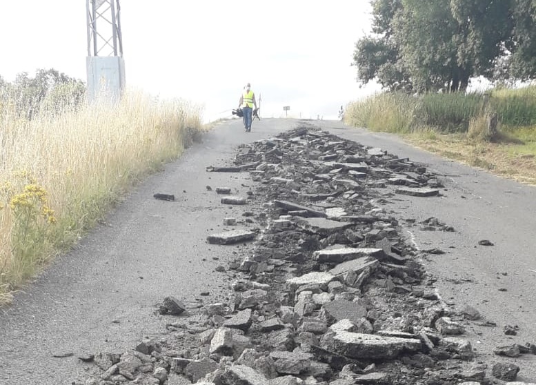 Danos en estrada de Portomarín Danos en estrada de Portomarín
