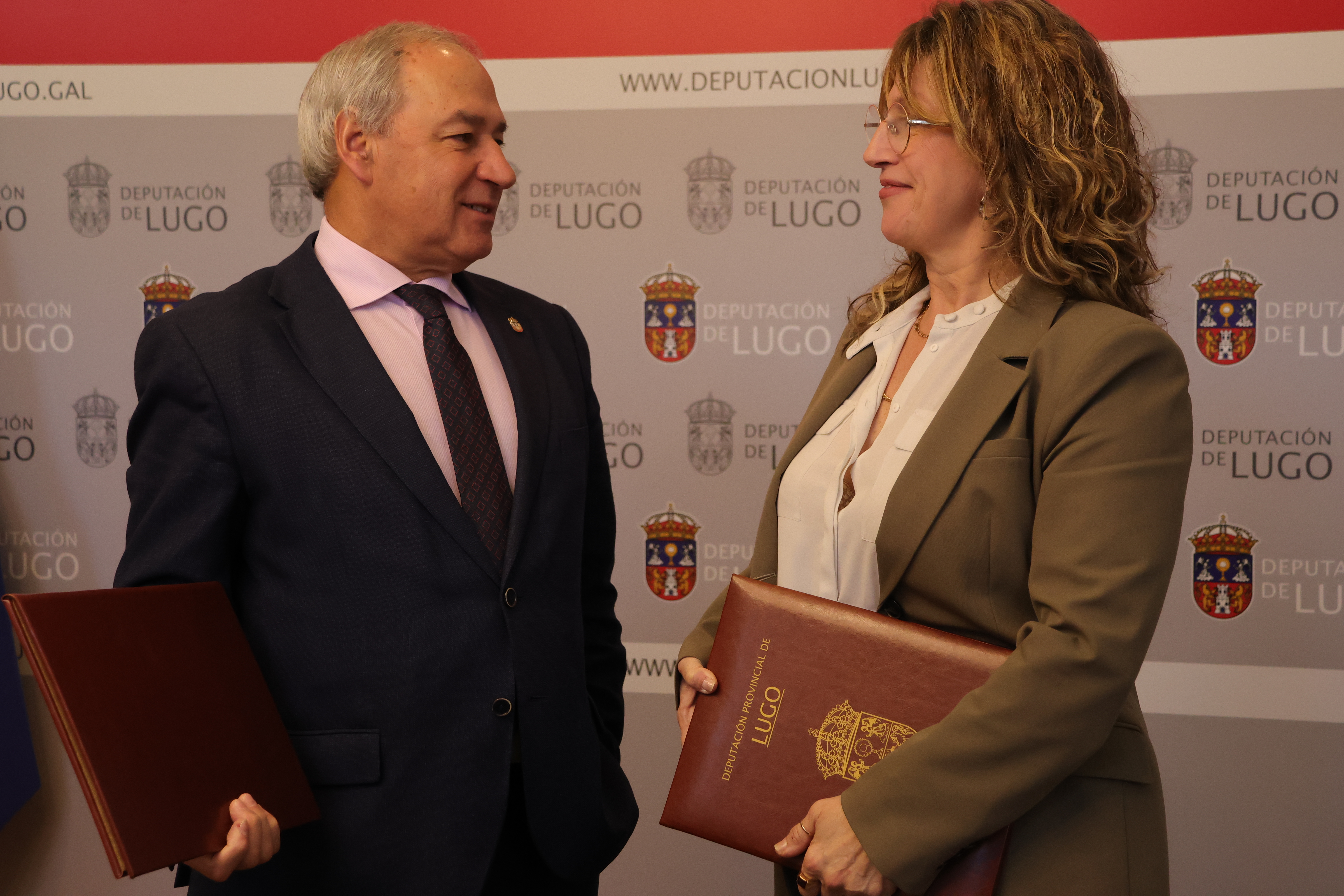 Sinatura convenio Raiolas