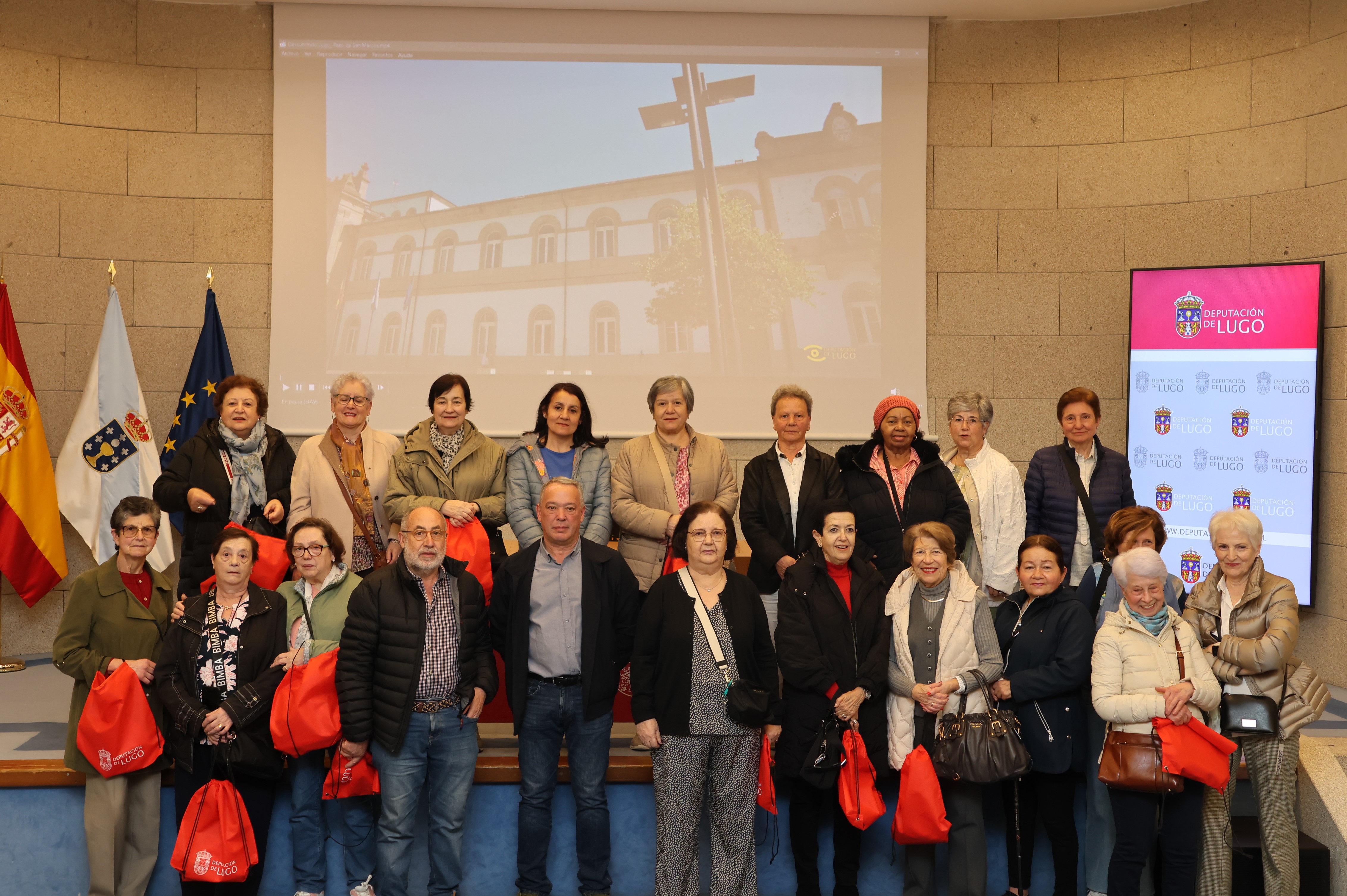 Visita á Deputación do Centro Municipal Uxío Novoneyra